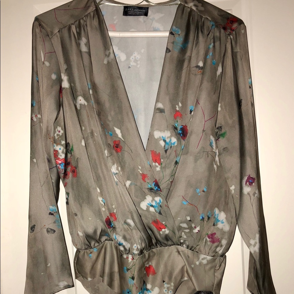 DIFFICULT TO FIND* floral bodysuit blouse